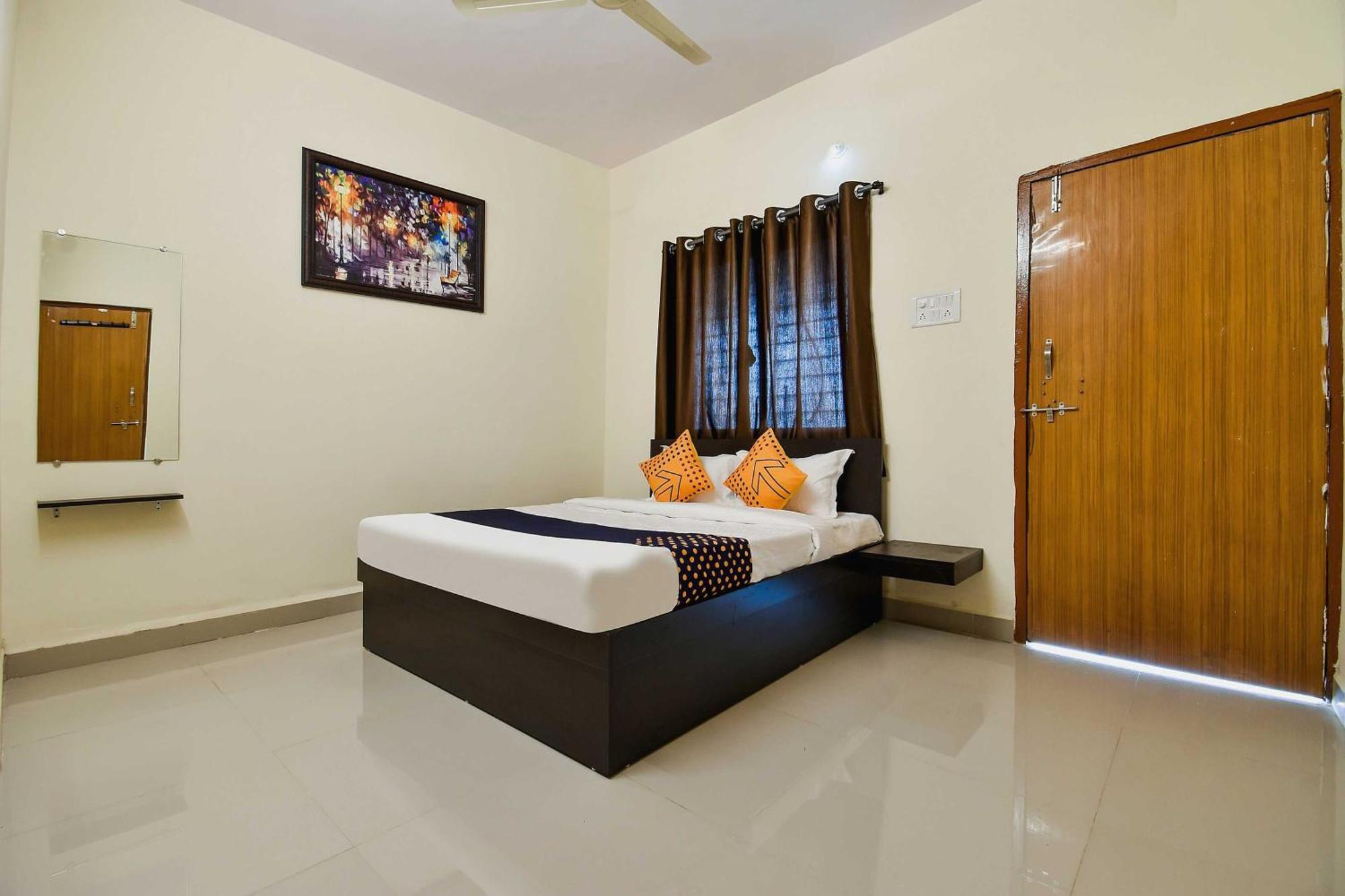 Spot On Carnival Resorts Rāipur エクステリア 写真