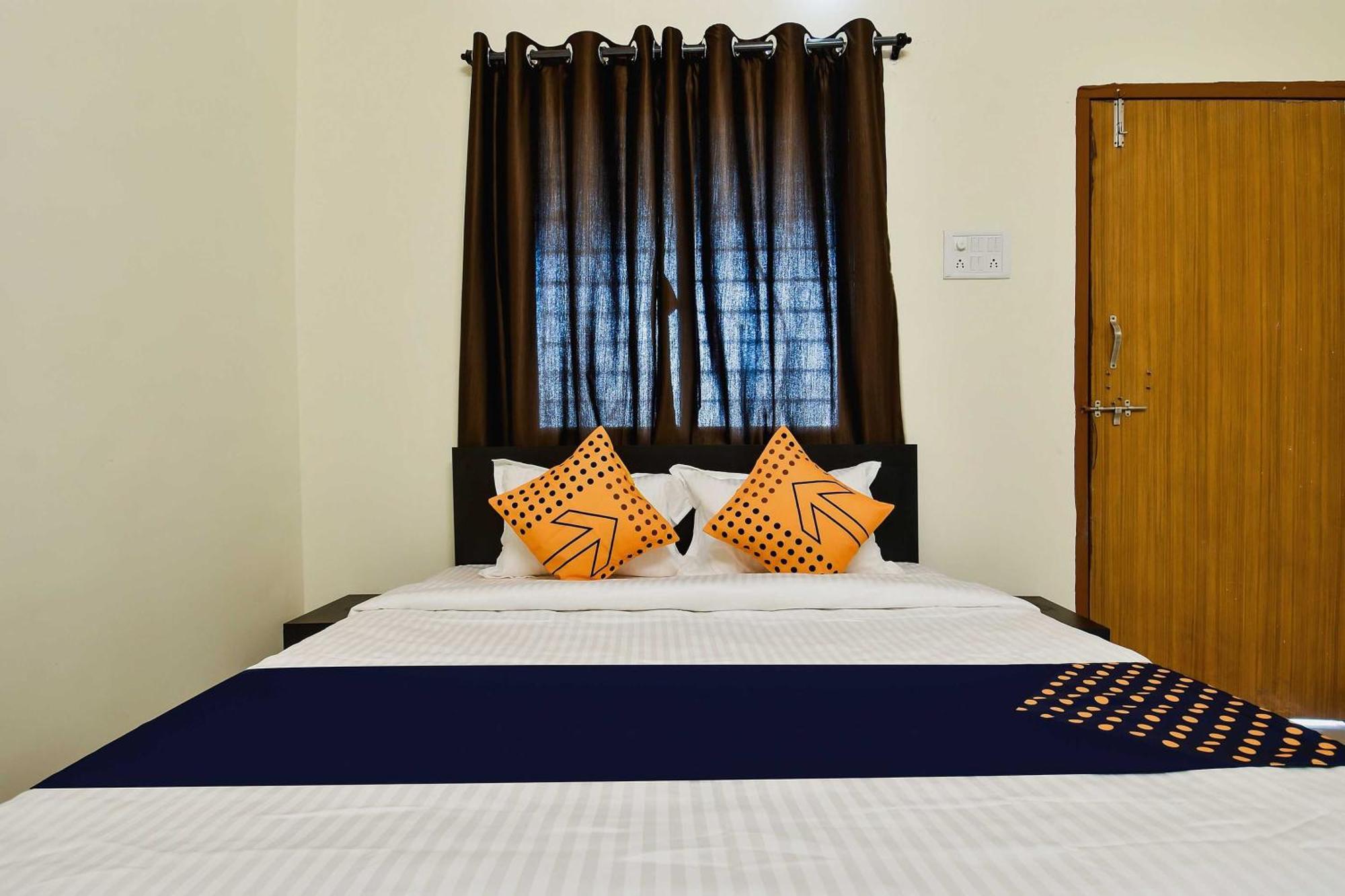Spot On Carnival Resorts Rāipur エクステリア 写真